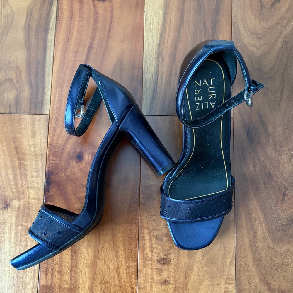 Naturalizer Joy Heeled Sandal in Navy - SIZE 7W